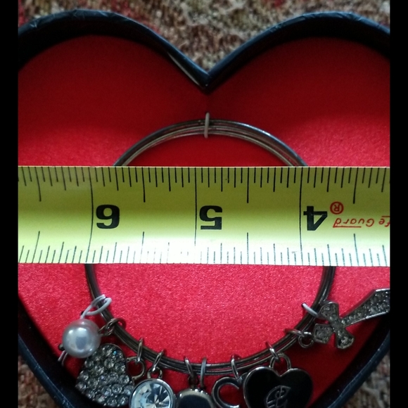 GUESS Charm Bracelet - Picture 5 of 10